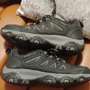 Skechers Air-cooled Black Trail Sneakers Memory foam Size 9